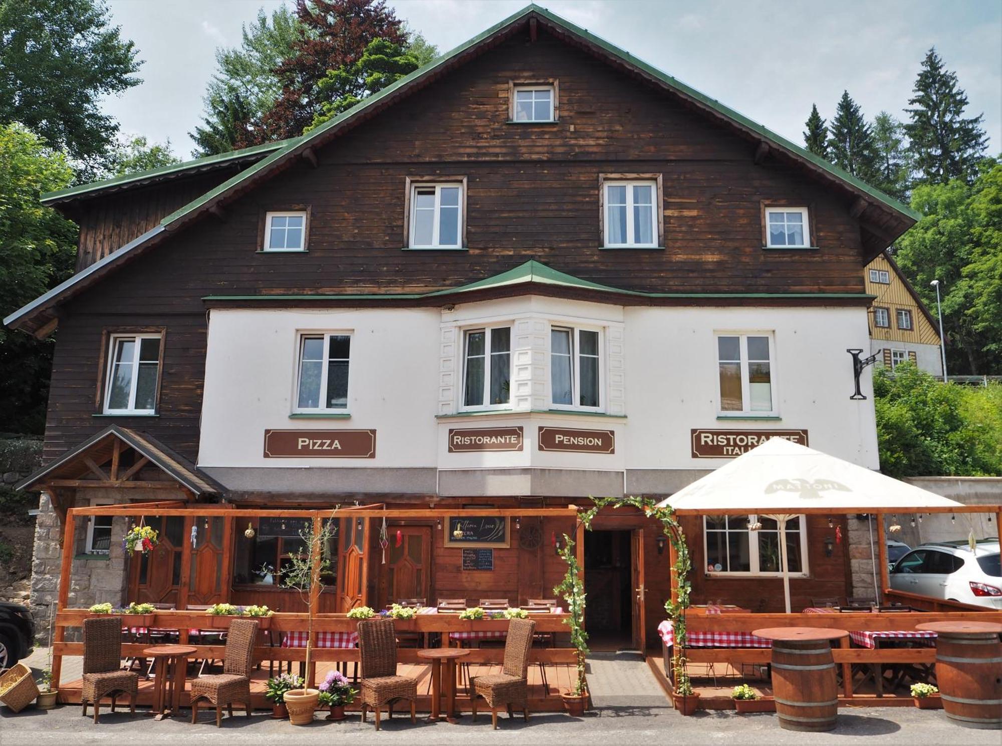 Penzion Sofinata & Pizzeria Špindlerŭv Mlýn Rum bild